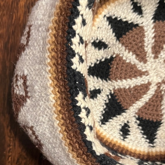 Alpaca Pattern Knit Hat - Picture 12 of 14